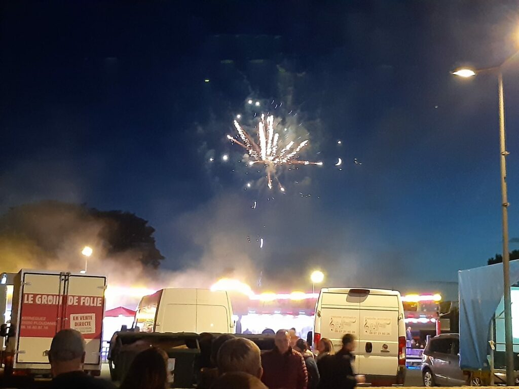 Le bourg en fête - PLOUDANIEL